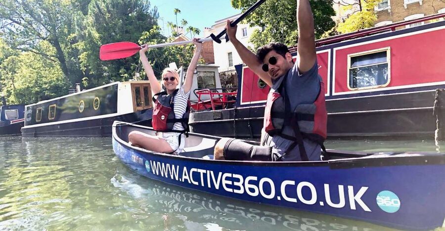 2 seater Canoe Rental in Ladbroke Grove - The canoe setup, stability, and what buoyancy aids change