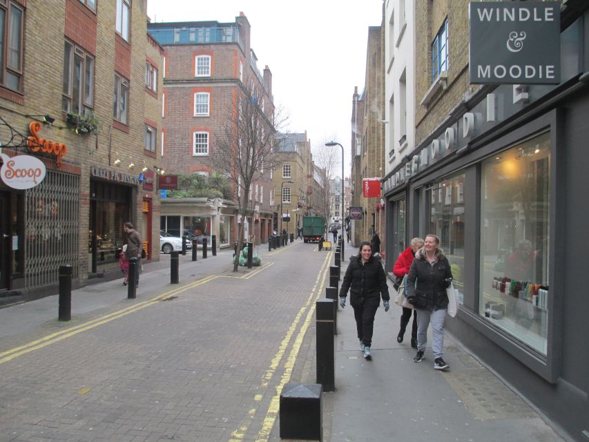 A Muggle's Guide to London: Harry Potter Walking Tour - Leaky Cauldron and the pleasure of finding a story in real streets