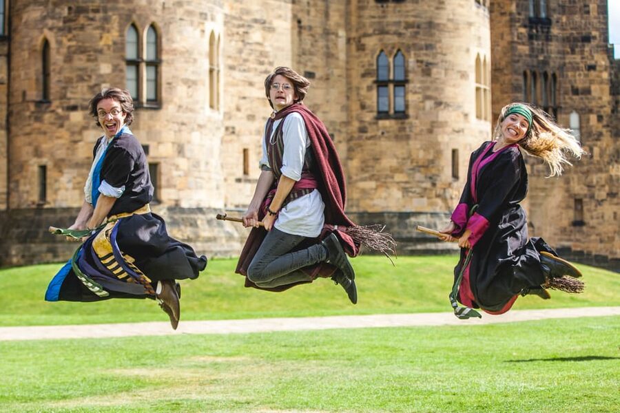 Alnwick: Alnwick Castle Ticket - Artisans Courtyard: medieval costume, crafts, swordplay training, and photo spots