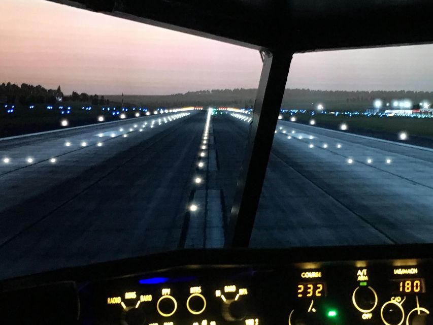 BARNSLEY(60 MINS BOEING 737 FLIGHT SIMULATOR EXPERIENCE) - Day or night, weather options, and what makes it matter