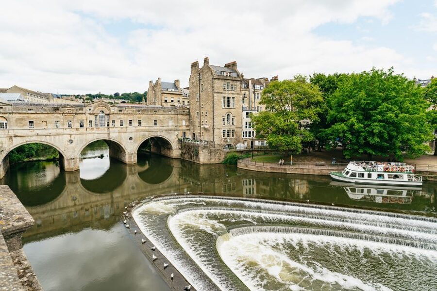 Bath: City Walking Tour with Optional Roman Baths Entry - Pulteney Bridge: a world-famous view with a movie-quote shortcut
