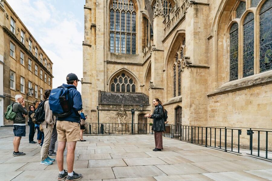Bath: City Walking Tour with Optional Roman Baths Entry - Guides and pacing: why the tour feels easy, even when you cover a lot