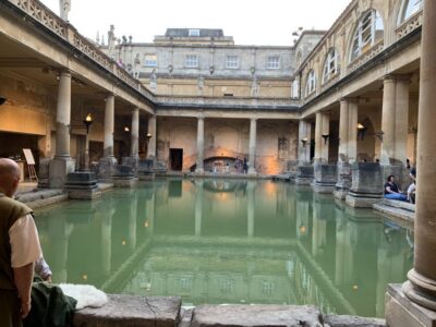 Guided City Walking Tour with Entry To The Roman Baths