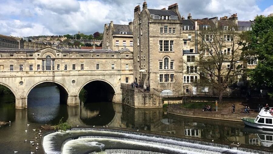 Bath: Guided City Walking Tour with Entry To The Roman Baths - The Roman Baths Stop: Your Ticket Ends, but the Experience Doesn’t