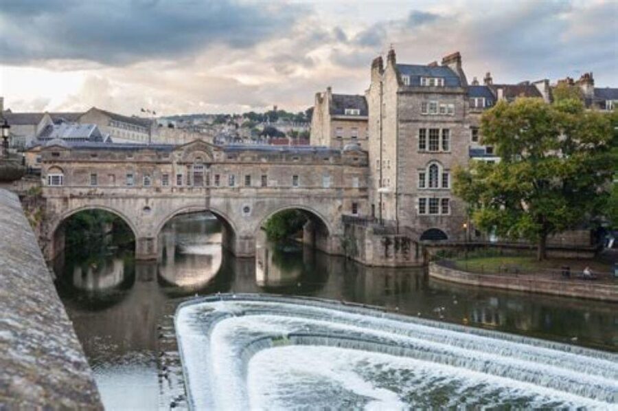 Bath: Local Pubs & Historic Sights Walking Tour (3h) - Should you book this Bath Local Pubs and Historic Sights walking tour?