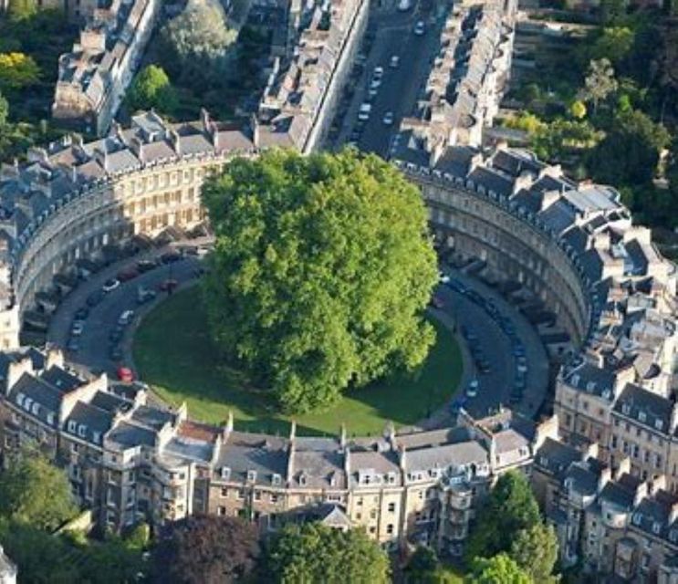 Bath: Local Pubs & Historic Sights Walking Tour (3h) - The first pub stop plus Queen Square and Royal Crescent viewpoints