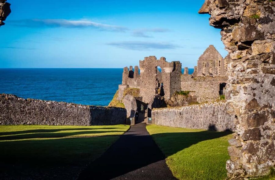 Belfast: Giant's Causeway & Irish Castles Tour -WIFI onboard - Key Points Before You Go