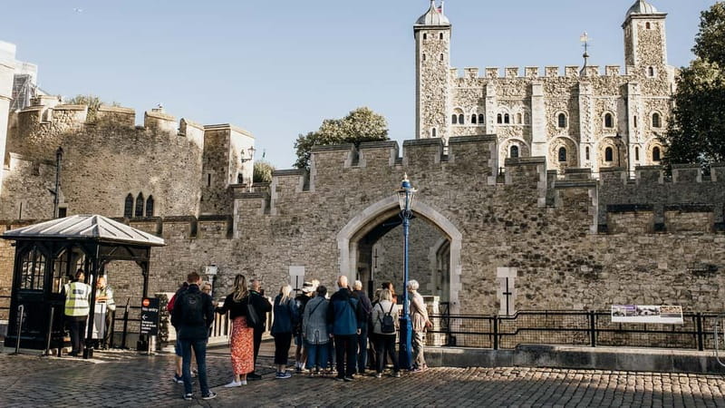 Best of London: Tower of London, River Cruise & History Walk - A fast, smart way to do the Tower plus the Thames in one morning