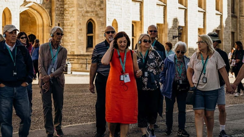 Best of London: Tower of London, River Cruise & History Walk - Guided Tower time: what your leader helps you notice