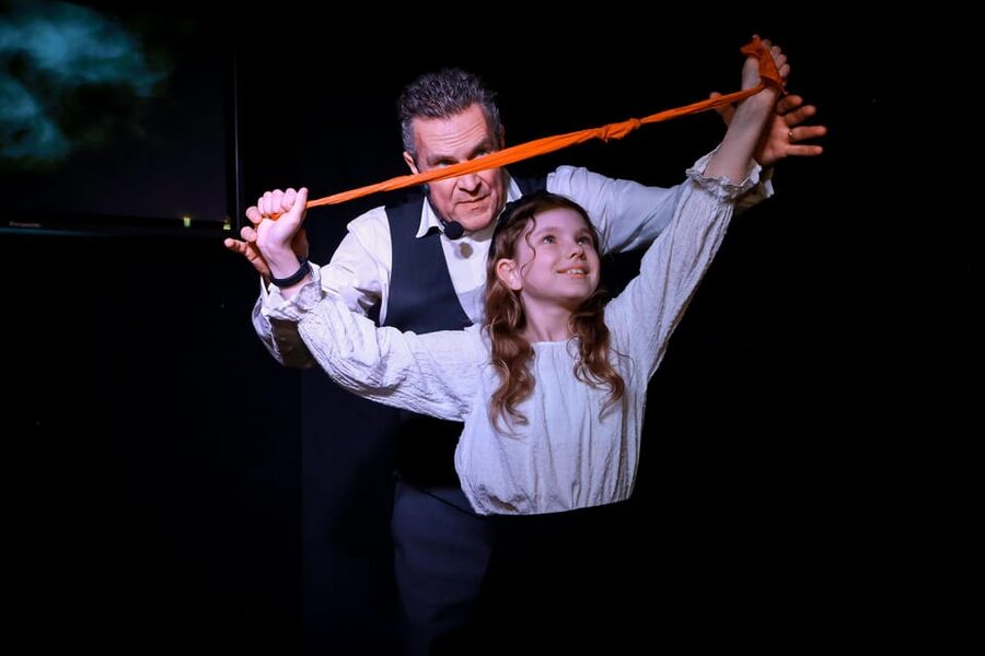 Blackpool: Family Magic Show with Award-Winning Magician - The Award-Winning Show Style: Tricks, Stories, and Real Participation