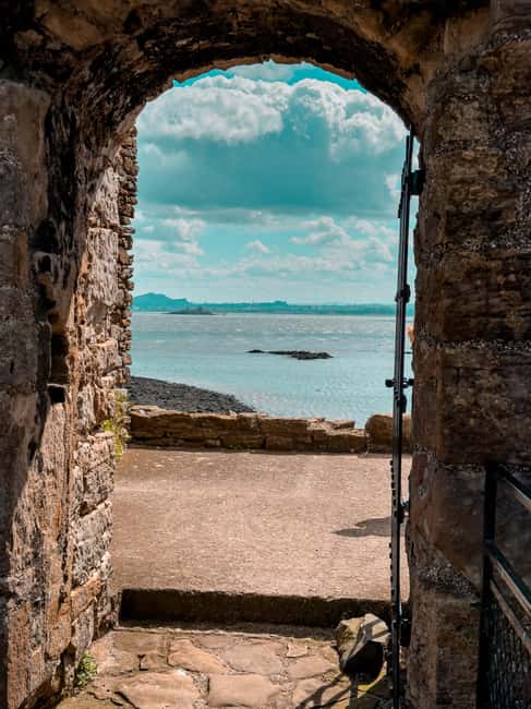 Boat trip and guided tour to Inchcolm Island - Inchcolm Island arrival, what the island tour actually gives you