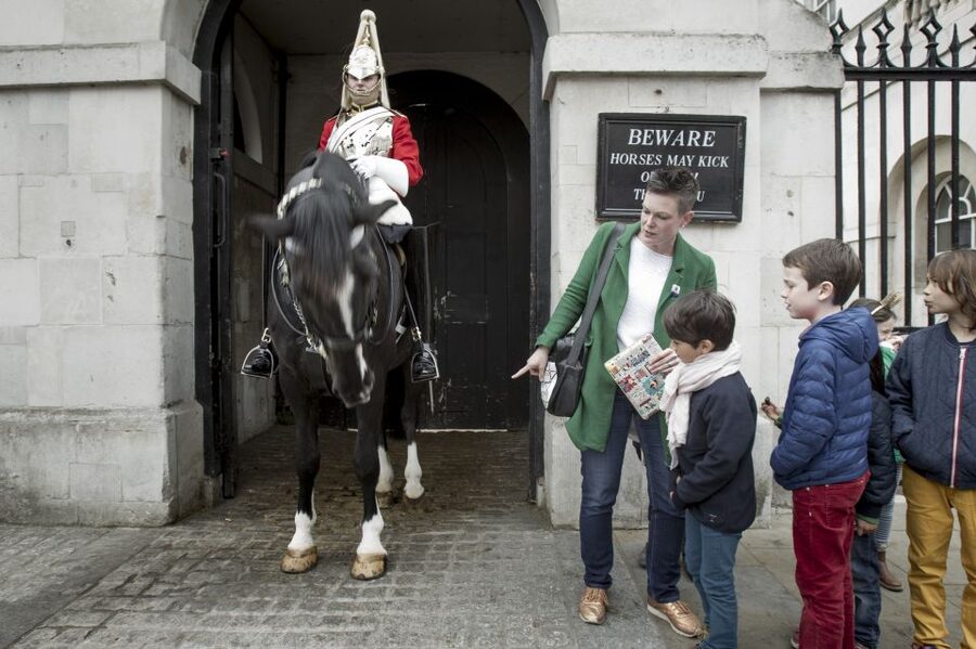 Bobbies, Corgis and the 7 Lions - Meeting at Green Park Underground, then walking smart