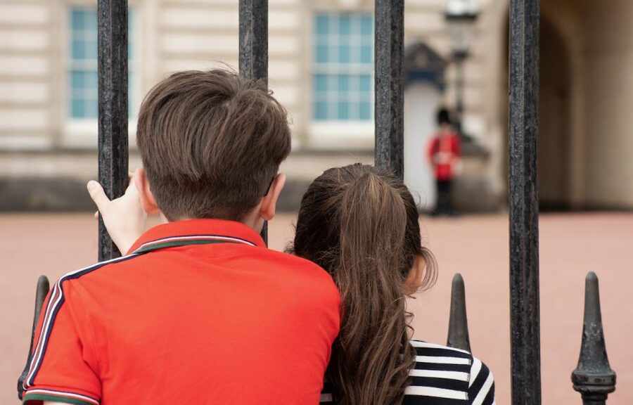 Bobbies, Corgis and the 7 Lions - Who should book this Westminster walk