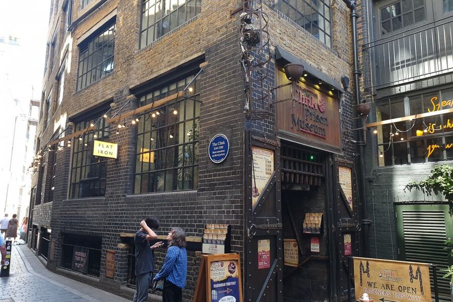 Booze, Brothels & the Bard: London's Bawdy Borough - London Bridge to Clink Prison Museum: from crossing points to punishment