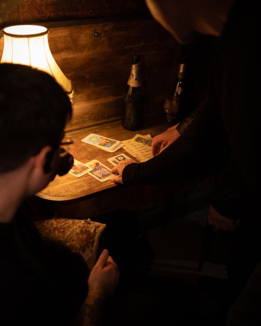 Brighton: The Prince's Panic Murder Mystery Experience - Finding your way: The World’s End Pub to the mystery rooms upstairs