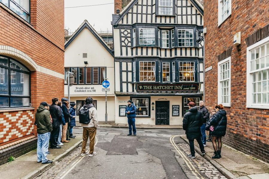Bristol: Blackbeard to Banksy Guided Walking Tour - Llandoger Trow, Queen Square, and the waterfront finish toward Arnolfini