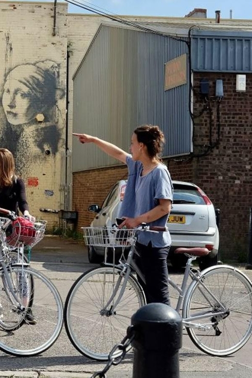 Bristol: The Best Of Bristol, Guided Bike Tour - Queen Square, city views, and the “pause and look” rhythm