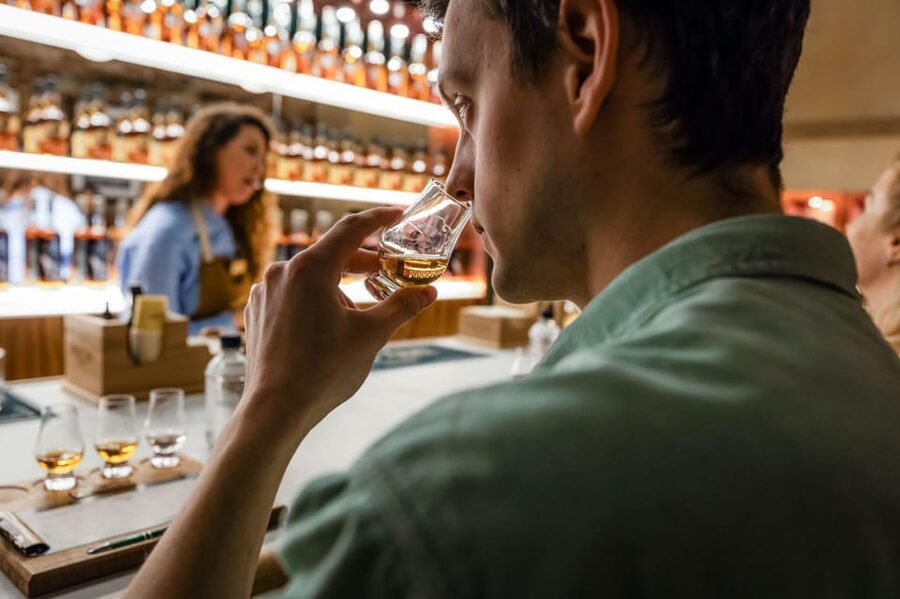 Buffalo Trace Distillery: Whiskey Tasting Experience - The guided bourbon story: what happens before the first sip