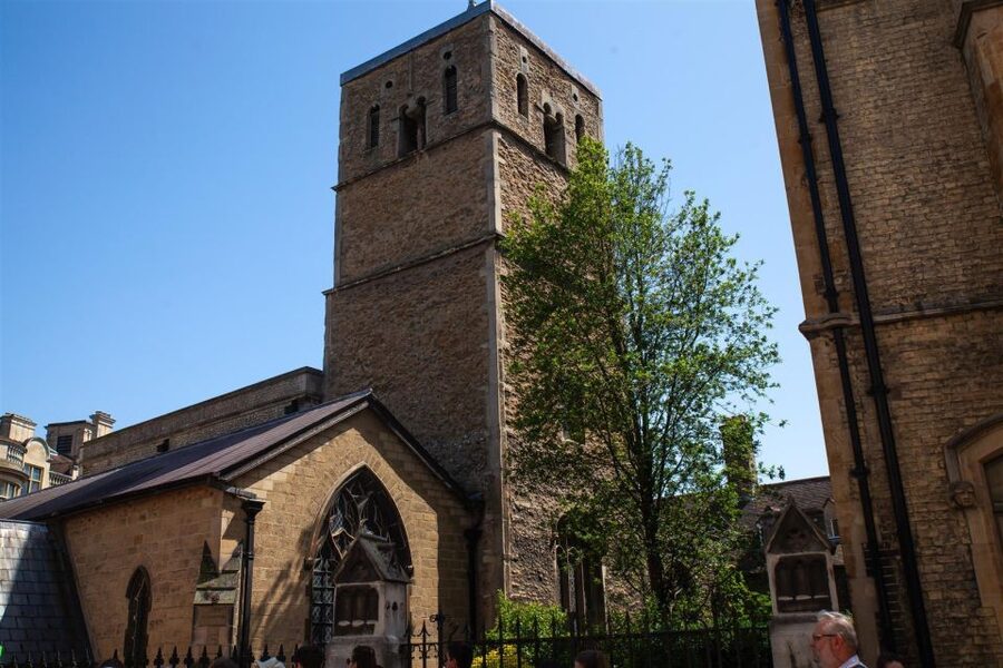Cambridge: 2-Hour Private University Walking Tour - Where the walk starts: King’s Parade and Fudge Kitchen