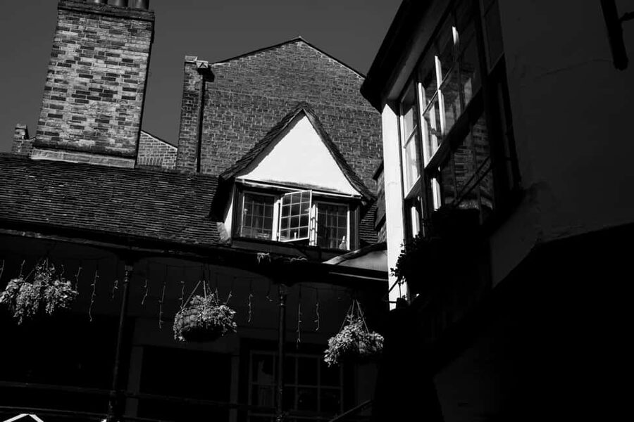 Cambridge: Alumni-Led University Ghost Tour - Starting at King’s College or Cambridge Alumni Tours, and Why Timing Matters