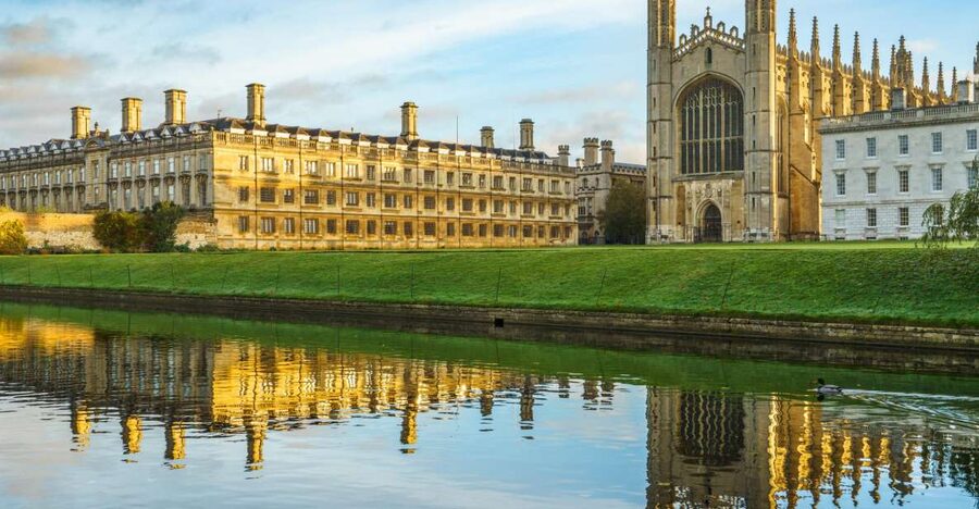 Cambridge: Guided River Cam Punting Tour - The stories: Newton, Prince Charles, and student life that feels real