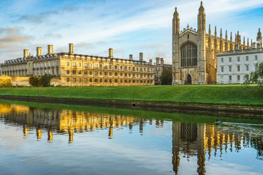 Cambridge: Guided River Cam Punting Tour - Guide style makes or breaks it, and here it often lands