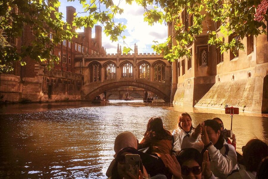 Cambridge: Guided River Cam Punting Tour - Who should book this, and who might want a different option