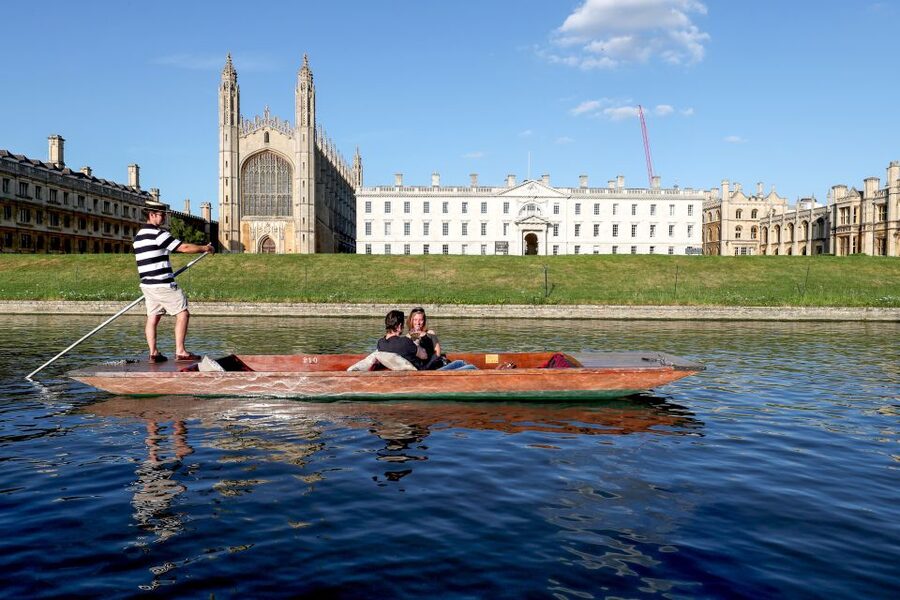 Cambridge: Guided River Cam Punting Tour - Should you book this River Cam punting tour?