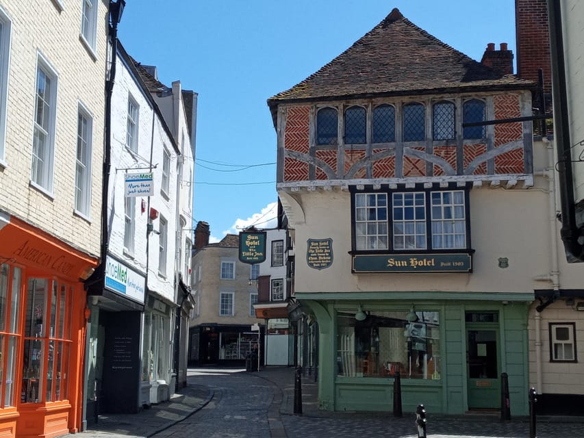 Canterbury: Walking Tour with Green Badge Guide - How the Green Badge guides keep stories clear, fun, and on pace