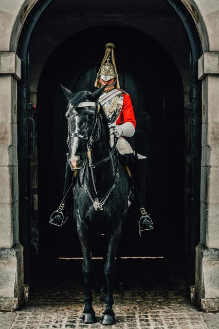 Changing of the Guard Experience in London - Meeting at Green Park and getting oriented fast