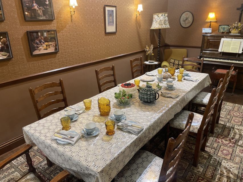 Chatham Historic Dockyard: Call the Midwife Tour - Guide Quality and Tour Pace: What 90 Minutes Feels Like