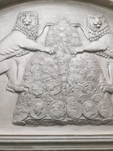 City of London Historical Walking Tour - How London defied monarchy and shaped democracy