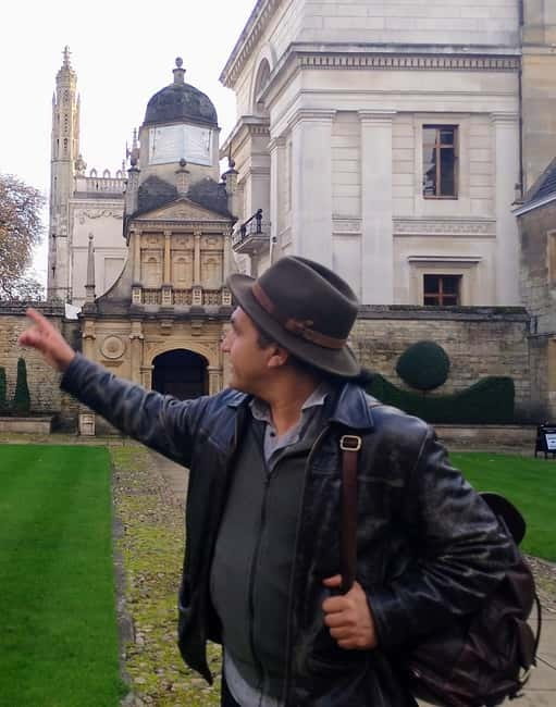 Classic Cambridge Walking Tour with Certified Guide - Entering Cambridge with a Green-Badge Guide at the Guildhall