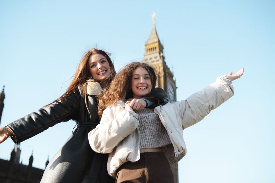 Couple’s photo: Romantic photoshoot in London - Starting at Boudiccan Rebellion, Then Heading to Big Ben