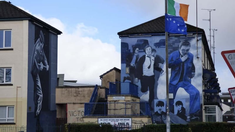 Derry: Bloody Sunday and Bogside Murals Walking Tour - The end point, the Bloody Sunday monument, and what it holds