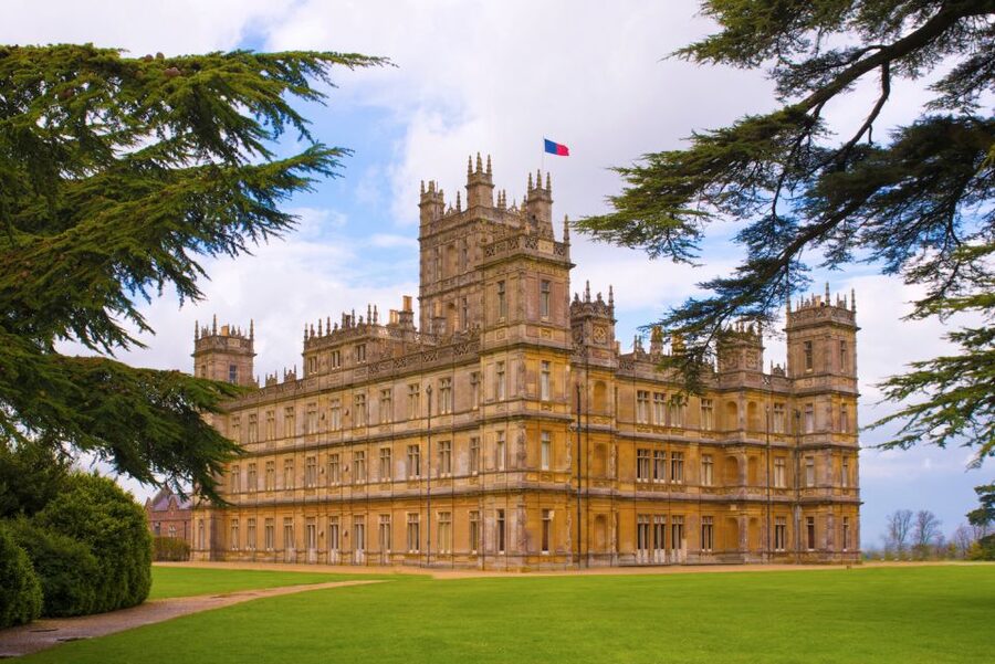 Downton Abbey Filming Locations & Highclere Castle Tour - The bus ride from London: comfort, pacing, and a tip on stamina