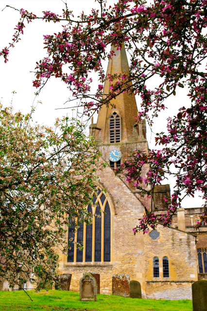 Downton Abbey Filming Locations & Highclere Castle Tour - Yew Tree Farm and the tenant-farmer story you can actually walk through