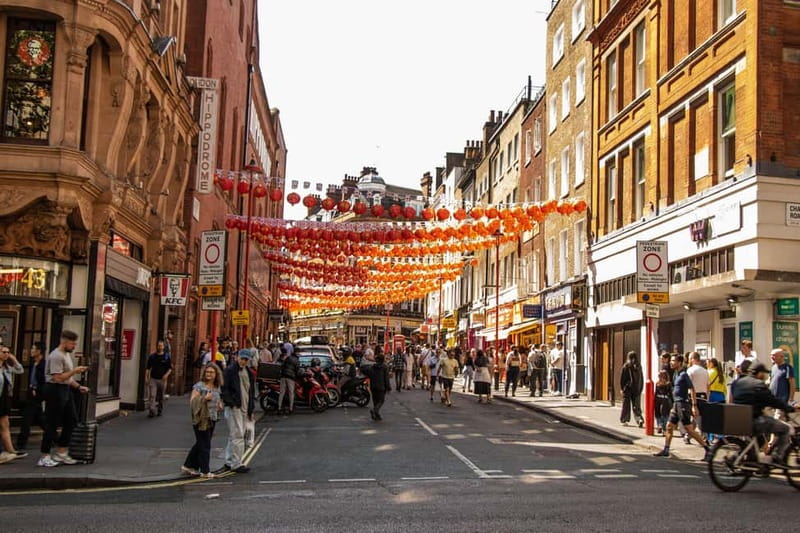 Eating London: Twilight Soho VIP Food & Drinks Tour - Chinatown Dumplings and the Skip-the-Queue Bao Bun