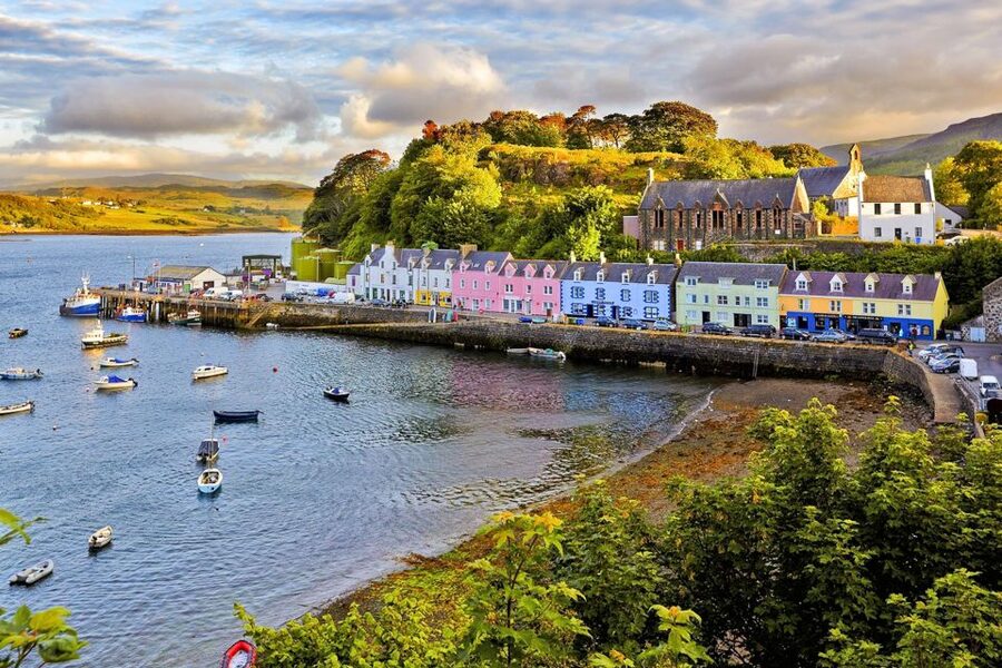 Edinburgh: 3-Day Isle of Skye, Highlands, and Loch Ness Tour - From Edinburgh to Luss on Loch Lomond, Starting With the Easy Win