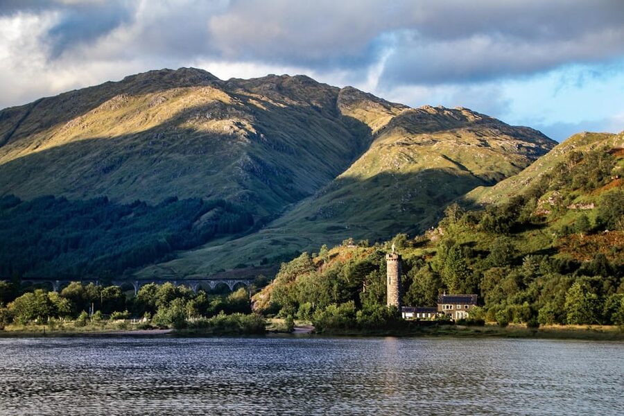 Edinburgh: Glenfinnan Viaduct, Glencoe & Fort William - Fort William lunch stop, and where the Highlands stories click