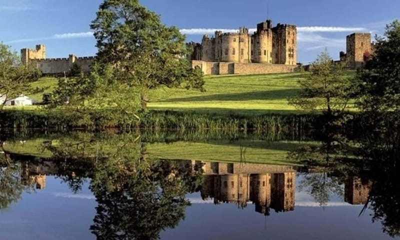 Edinburgh: Harry Potter and English Castles Tour in Spanish - From 190 High St to Berwick-upon-Tweed: The Long Drive Made Easy