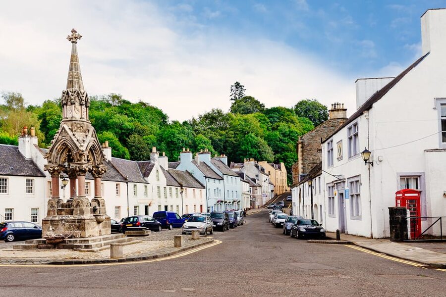 Edinburgh: Isle of Skye & Optional Jacobite Train 3-Day Tour - Kilt Rock waterfalls and Dunvegan Castle, plus room for side magic