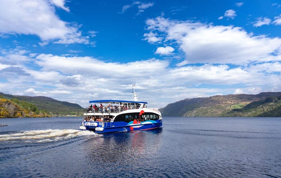 Edinburgh: Loch Ness, Glencoe, and Highlands Day Tour - The guide experience: pacing, humor, and why it changes everything