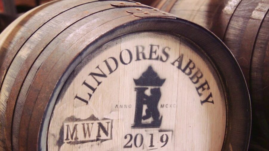 Edinburgh: Stirling, Whisky and St Andrews Tour in Spanish - Who should book this Edinburgh to Fife tour, and who should skip it