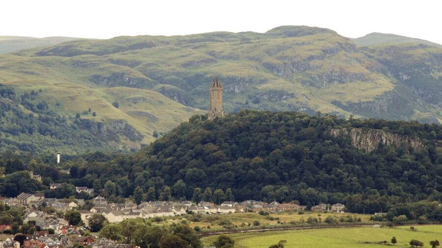 Edinburgh: Stirling, Whisky and St Andrews Tour in Spanish - Price and value: what $70 really buys on a full-day route