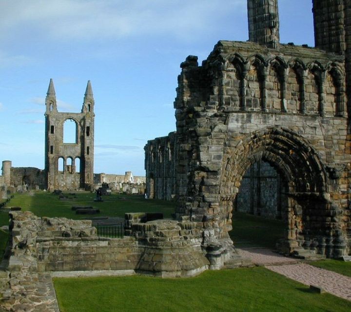 Edinburgh: Stirling, Whisky and St Andrews Tour in Spanish - Guide style in Spanish: history focus, but watch the pacing