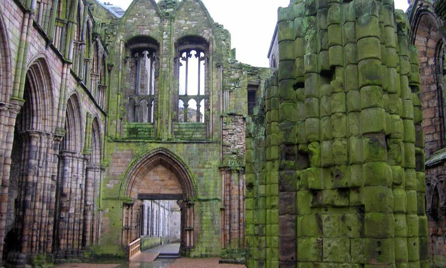 Edinburgh: Stirling, Whisky & St Andrews Tour in Italian - North Sea coast time: using the free moments well
