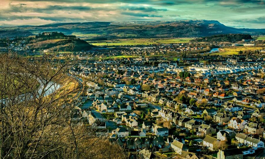 Edinburgh: Stirling, Whisky & St Andrews Tour in Italian - Stirling Castle area: Wallace Monument views and Braveheart context