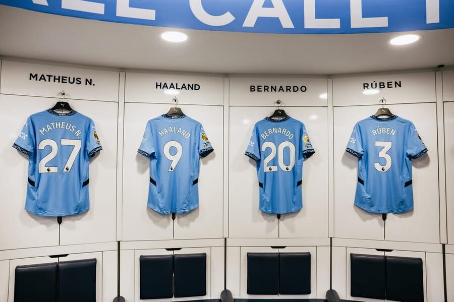 Etihad Stadium: The Manchester City Stadium Tour - The glass players’ tunnel walk, where the Etihad feels real