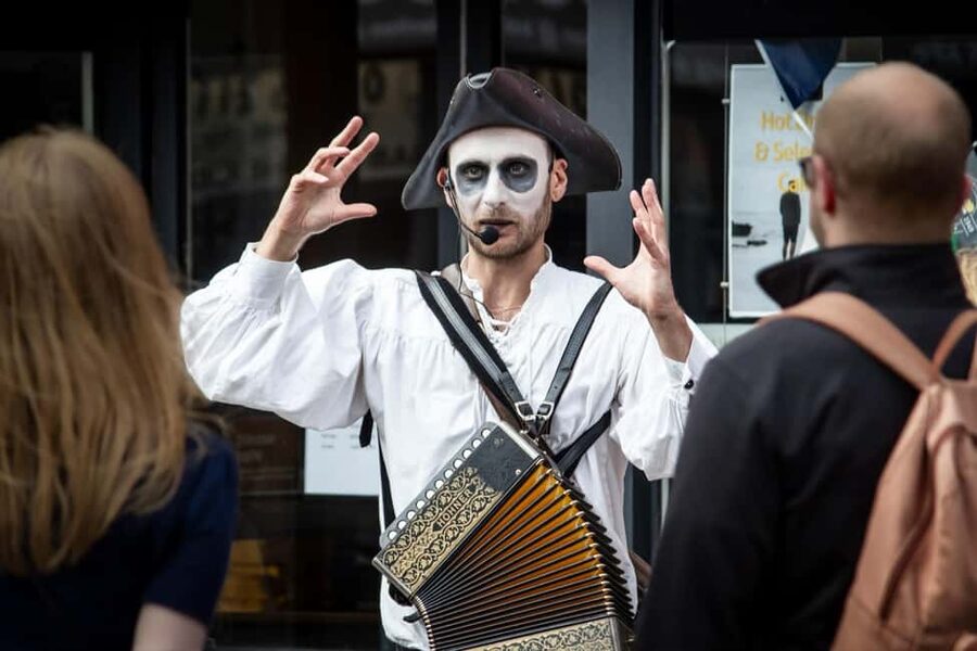 Falmouth: Spookily Enjoyable Ghost Tour (award winning) - The undead pirate guide, the real engine of the night